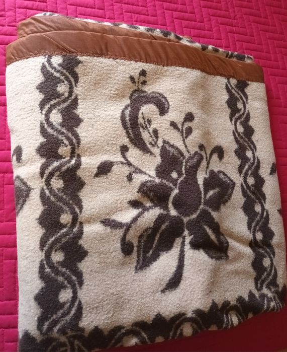 Cobertor castanho e beje