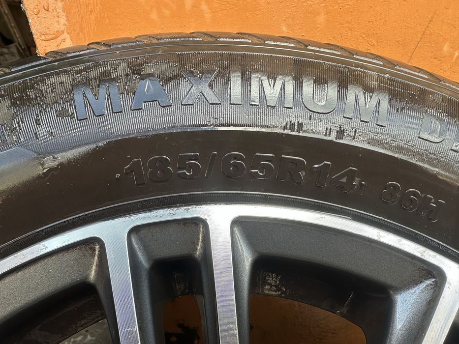 Продам диски легкосплавні з шинами, 185/65 R14 літні / 4х108 / DIA 63.4