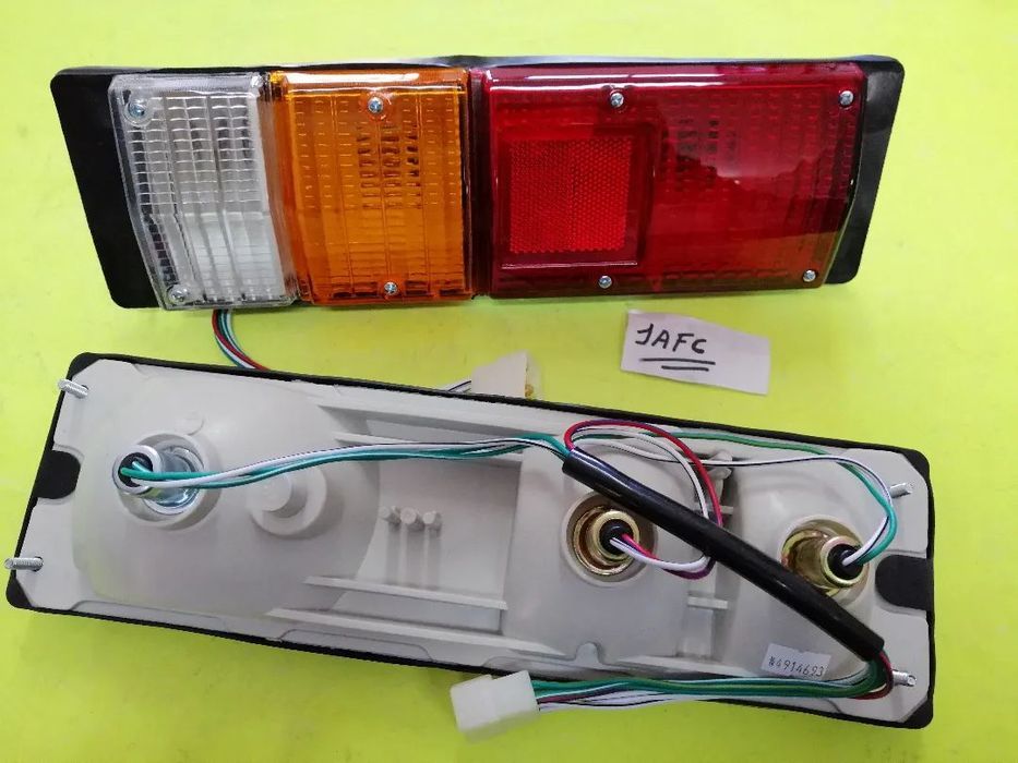 Farolim Farolins trás Opel Campo Bedford Brava Isuzu Kbd 25 26 27