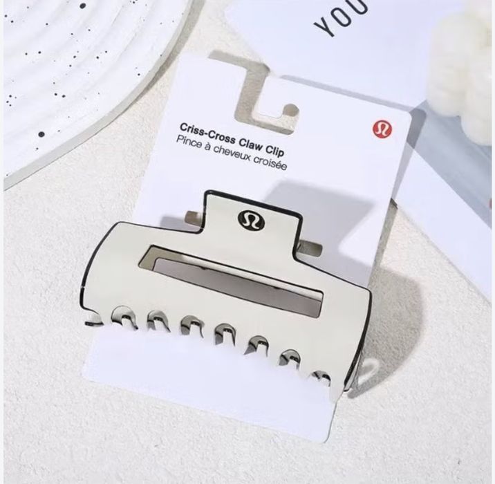 Заколка Lululemon criss-cross claw clip