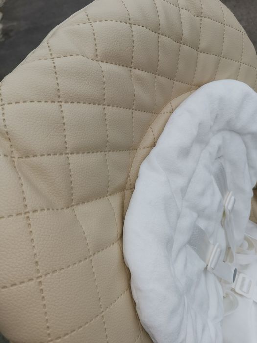 Продам стільчик для годування Carrello Caramel