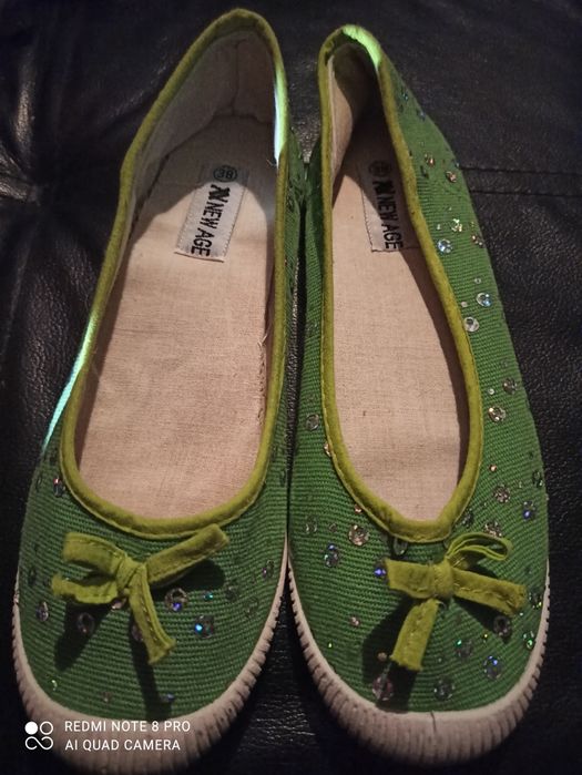 Zielone tenisówki baleriny