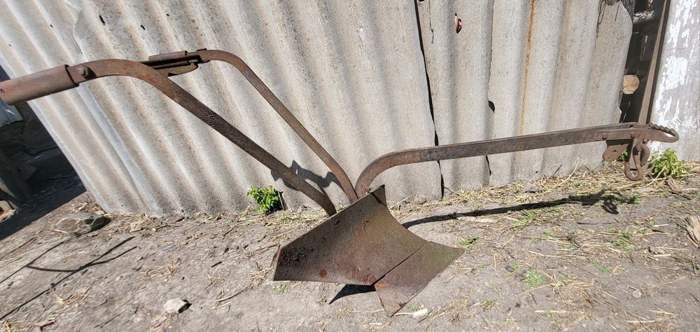 Плуг городний, плуг кінний,  плуг на мотоблок