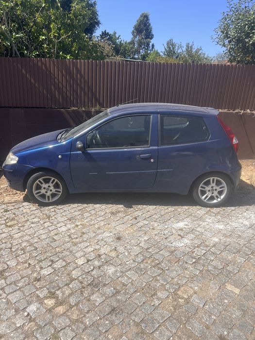Vendo Fiat Punto - 2004 (Diesel)