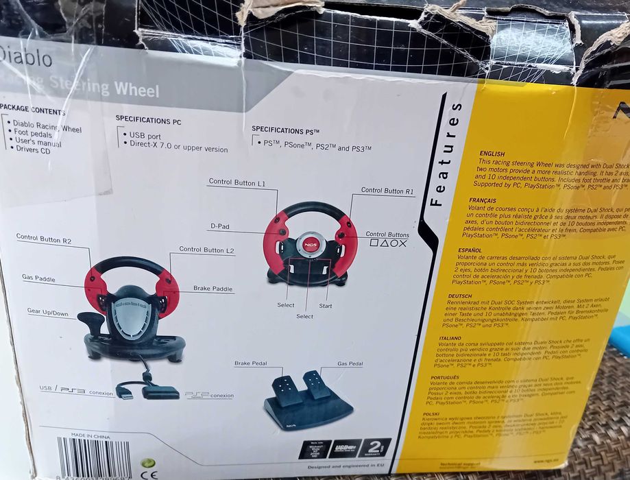 Volante e pedais NGS DIABLO  para PS3 e PC.