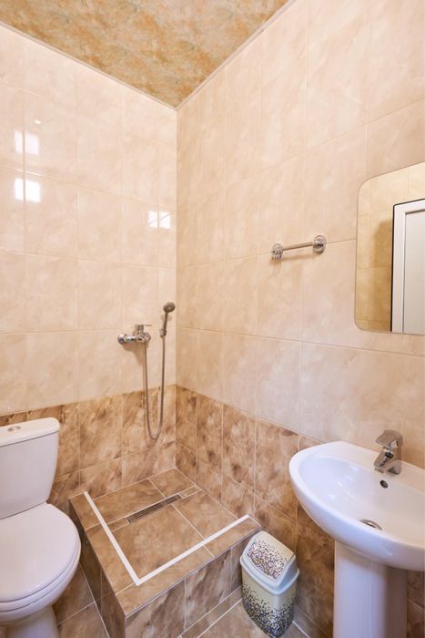 Хостел PERRON м. Південний вокзал, койко-місця та окремі кімнати люкс