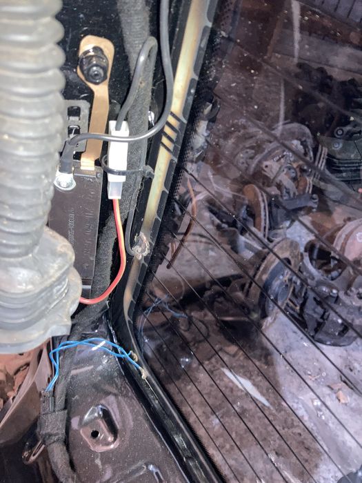 Скло багажника/ляди/кришки багажника Mercedes E-class w211