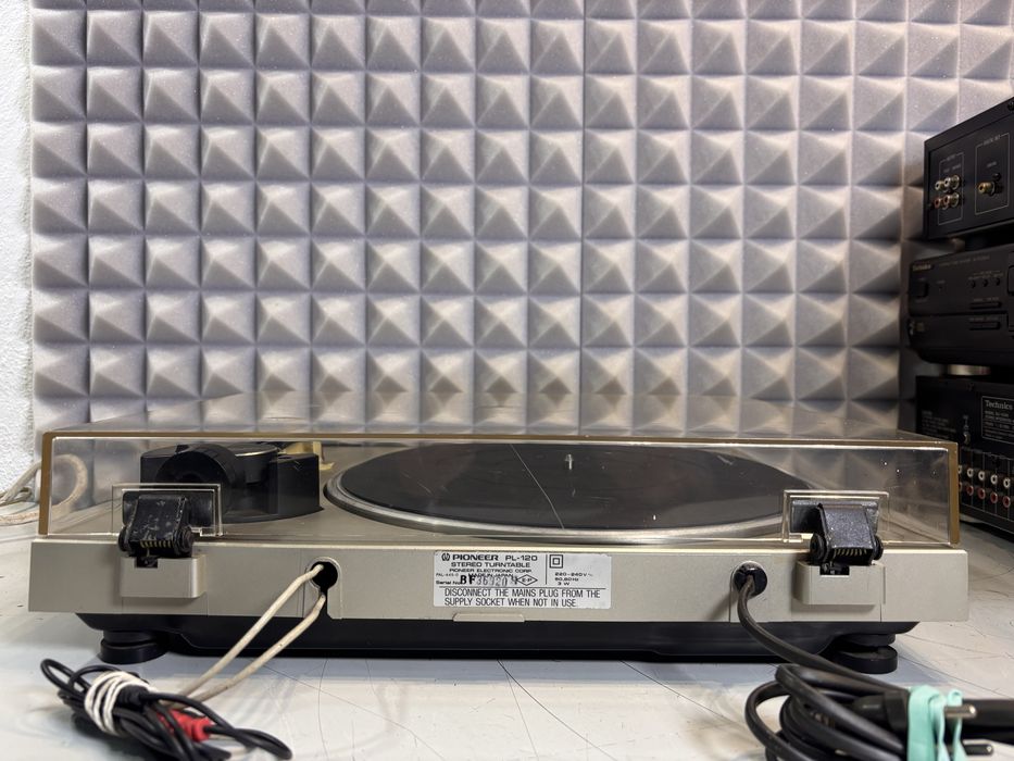 Gramofon Pioneer PL 120