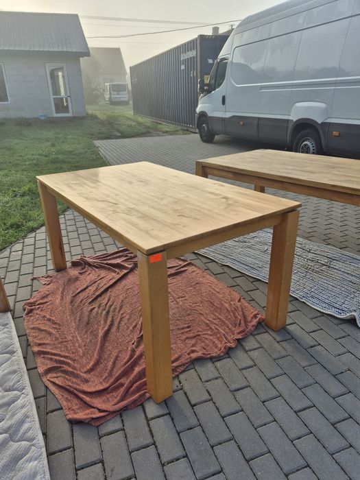 Prosty stół zgrabny