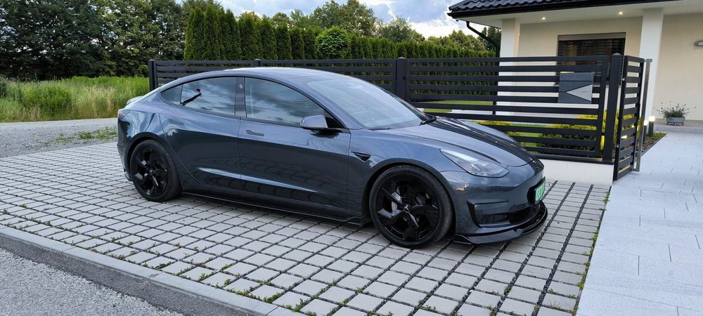 Tesla Model 3 Tesla Model 3 Dual Motor