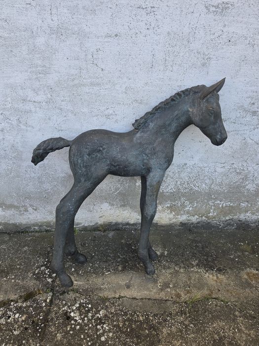 Kon z brazu rzeźba 90 cm