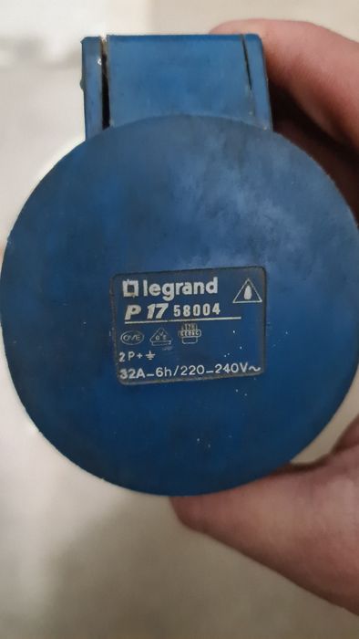 Tomada Trifasica428223088611840001