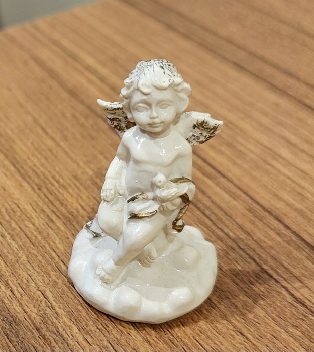 Aniołka mał figurka