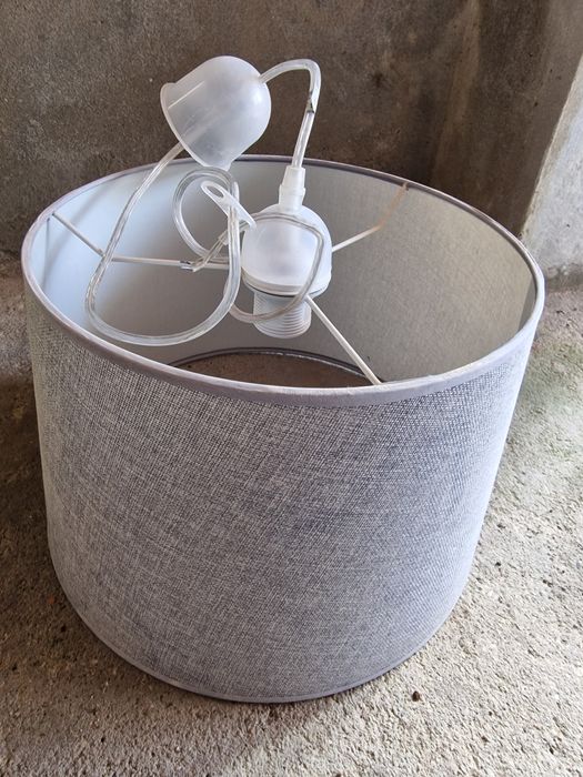 Candeeiro de teto cinza redondo