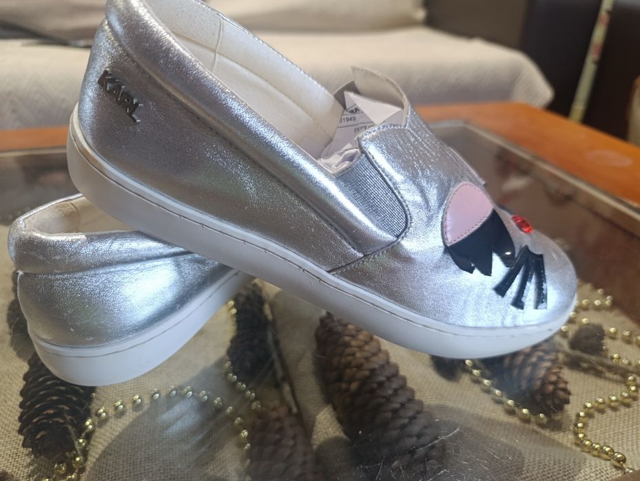 Sapato Slip-on  menina tamanho 36 Karl Lagerfeld original  50 euros