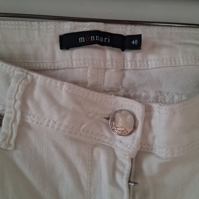 Jeansy białe Monnari