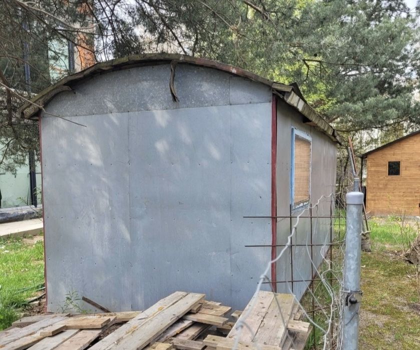 Barak budowlany na działkę