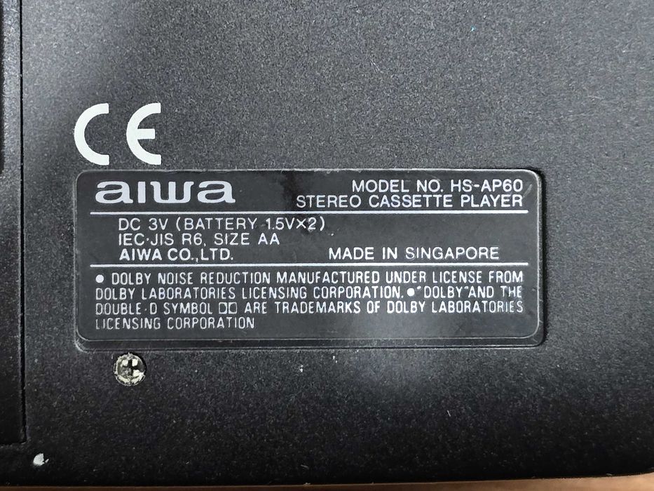 Walkman AIWA HS-AP60 + oryginalne słuchawki + torba (uszkodzony)