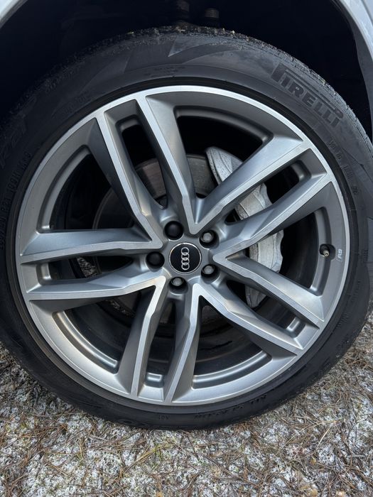 Продам Audi Q7 2017