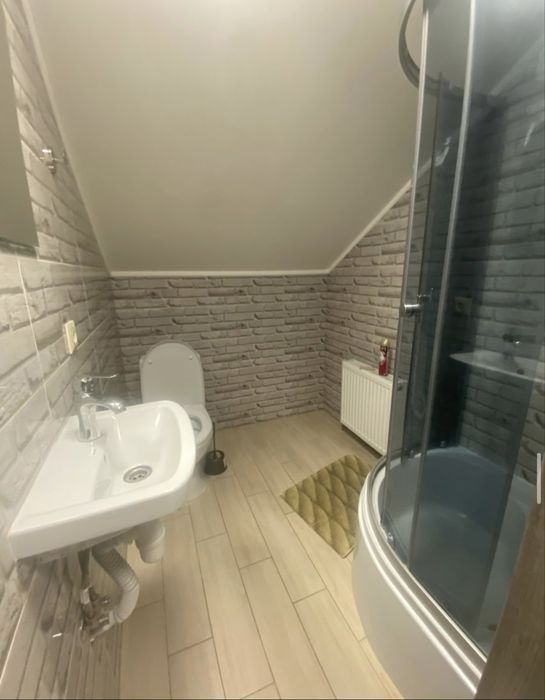 Оренда квартири це включно з ком.послугамив Хотові