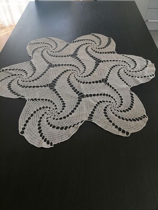 Serweta biała ręcznie dziana śr. 72 cm
