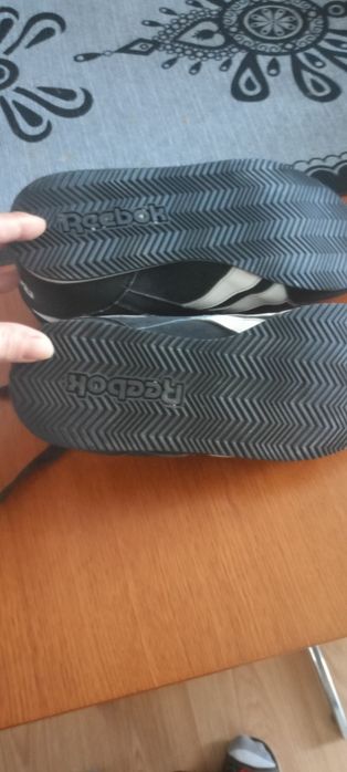 Sprzedam dwie pary butów Reebok