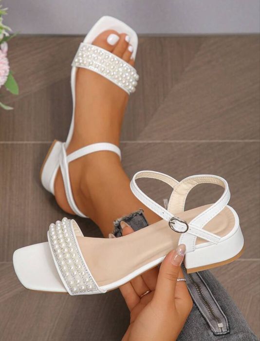 Eleganckie sandałki mogą być ślubne idealne na przebranie