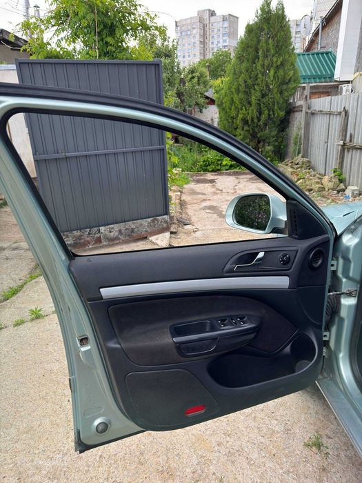 Skoda Octavia 2012 VIN TMBCK41Z8CB158025 фото оголошення 7 з 19