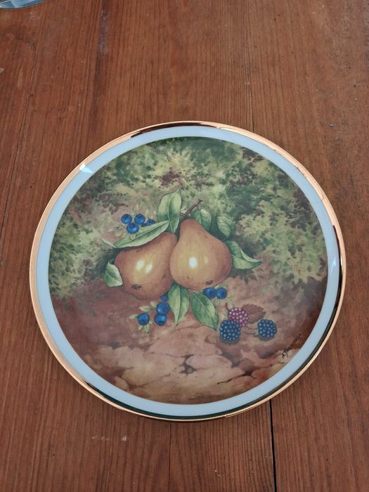 Prato de Porcelana Decoporce – "Peras e Bagas" (A.J. Heritage)