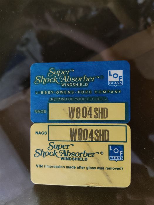 Стекло лобовое Ford