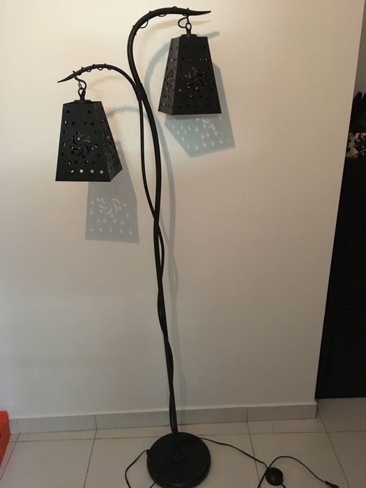 Candeeiro preto com base424980787810150401
