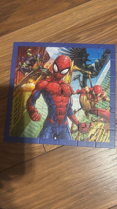 Puzzle spiderman