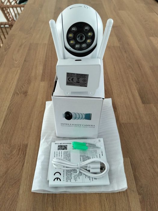 Câmera vigilância com WiFi de interior. Nova na caixa