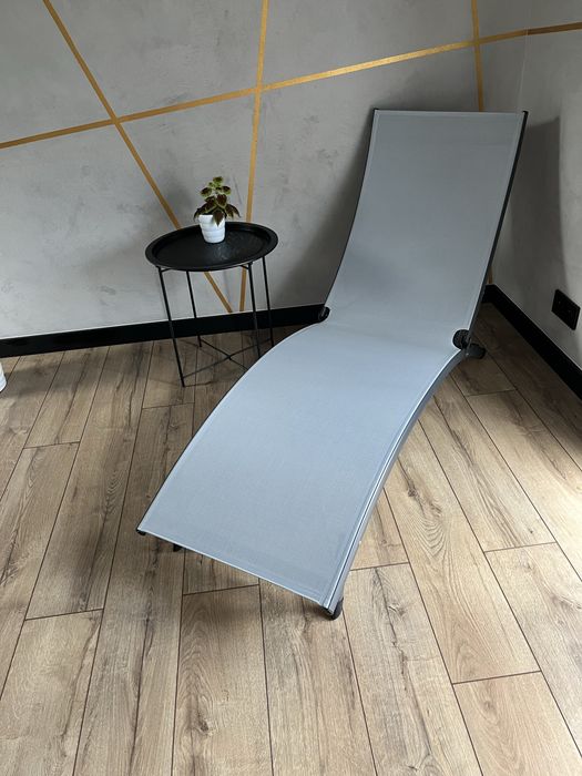 Nowoczesny leżak aluminiowy , szary