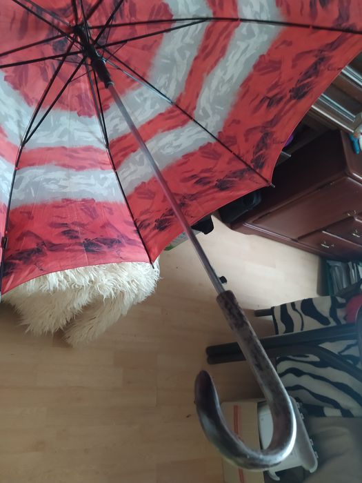 Продам велику парасолю