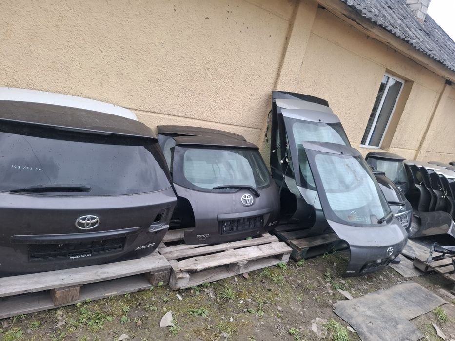 Кришка багажника (ляда) Toyota Verso (AR20) 2009-2018