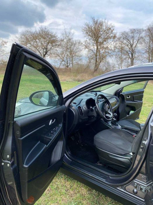 Продам автомобіль Кіа спортедж 2012р .в.