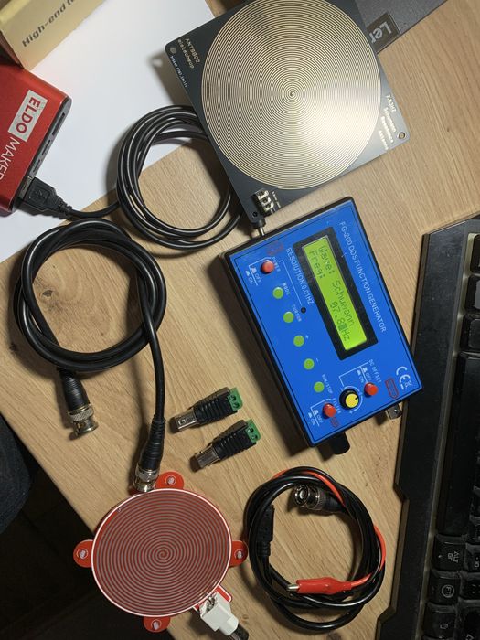 Генератор сигналів FG-200 0.01Гц - 500кГц