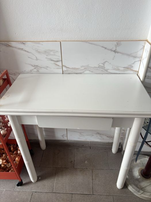 Mesa de cozinha branca