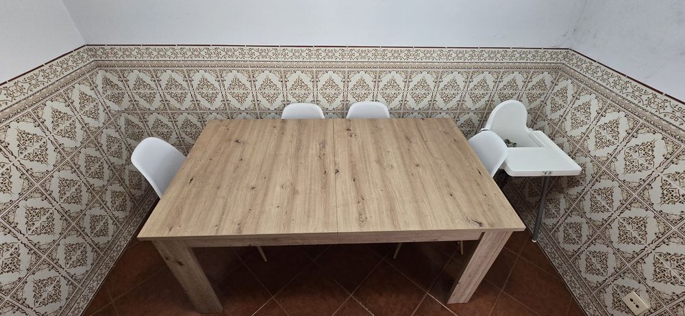 Conjunto mesa extensível + 4 cadeiras