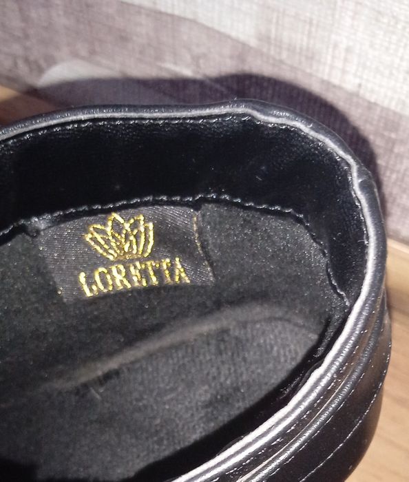 Продам ботильйони на каблуку,в ідеальному стані,40 розмір