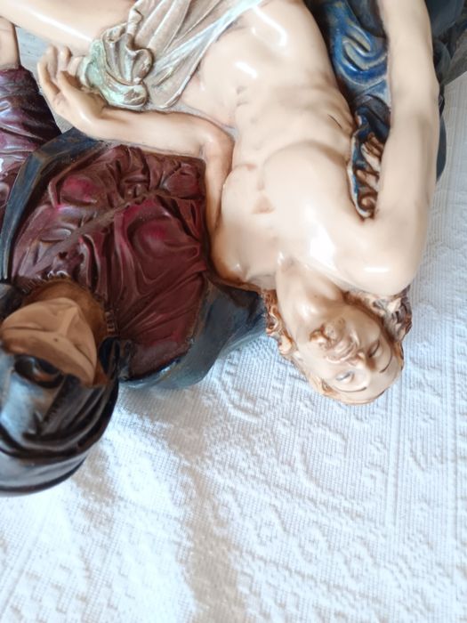 Pietá e dois castiçais