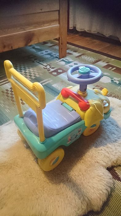 Auto dla malucha. Chodzik. Pchacz.