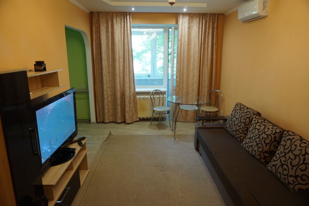 Посуточно, 2к, метро Зверинецька, ул. Бастионная 3/12