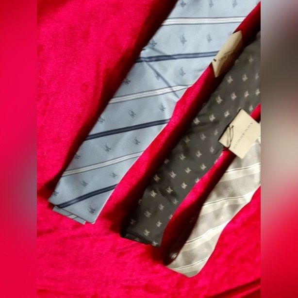 Krawat BURBERRY jedwab 100%silk piękny klasa elegancja