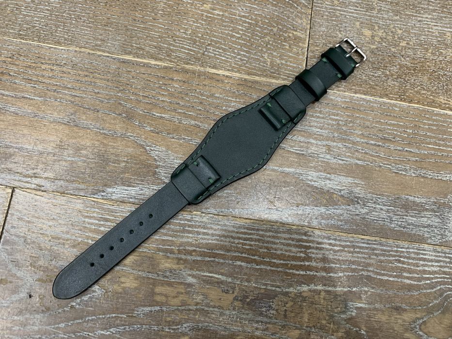Не прошитый плоский кожаный ремешок с напульсником ручной работы