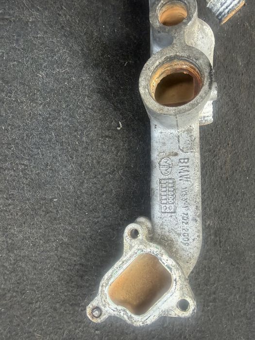 Tubo de refrigeração BMW M62 – Ref. OEM 11 53 7 022 200