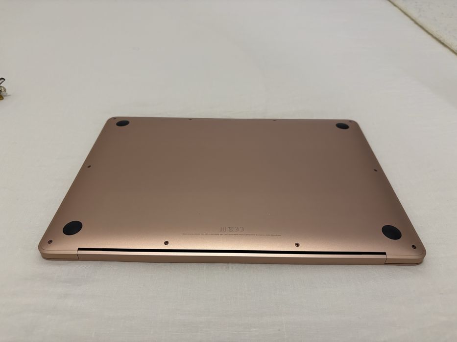 MacBook Air 13” 2019 | Intel i5 | 8GB RAM | 128GB SSD