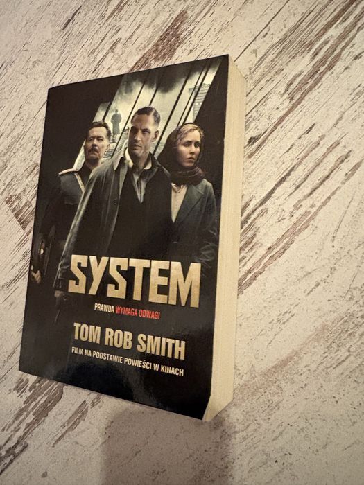 System - Tom Rób Smith