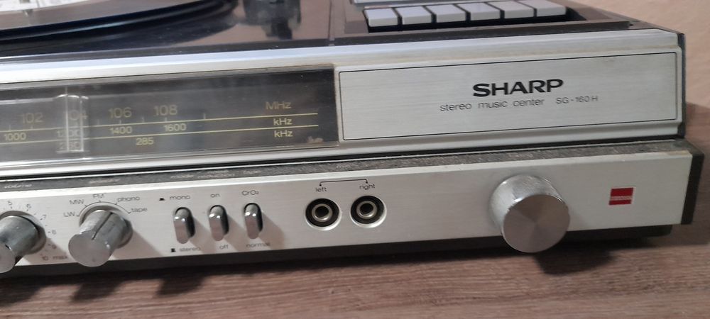 Виниловый проиграватель SHARP.